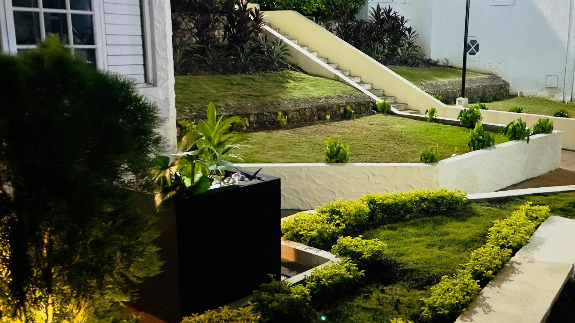 Falcon Breeze-Gated-Security-Airport Pickup Available Jamaica